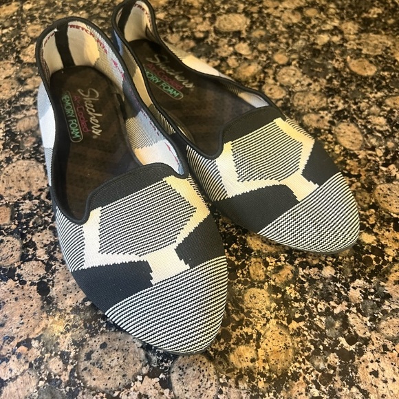 Skechers air cooled memory foam stretch, fit Lady shoe size 8 1/2 preowned - Picture 6 of 8